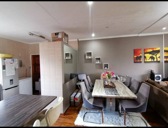 2 BEDROOM TOWNHOUSE FOR SALE IN MEIRINGSPARK EXT 4